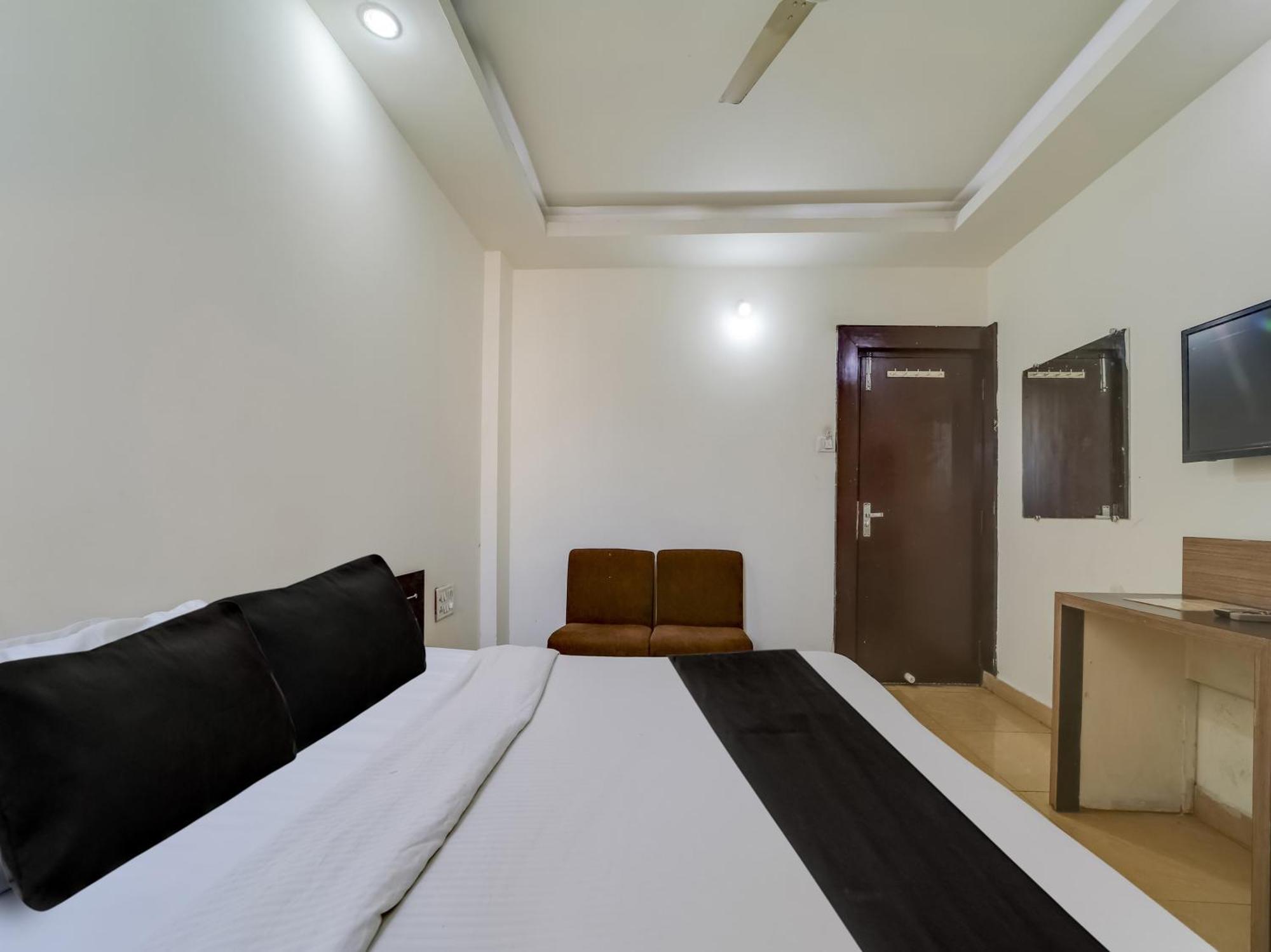 Super Hotel O The Surbhi Bhopal Esterno foto