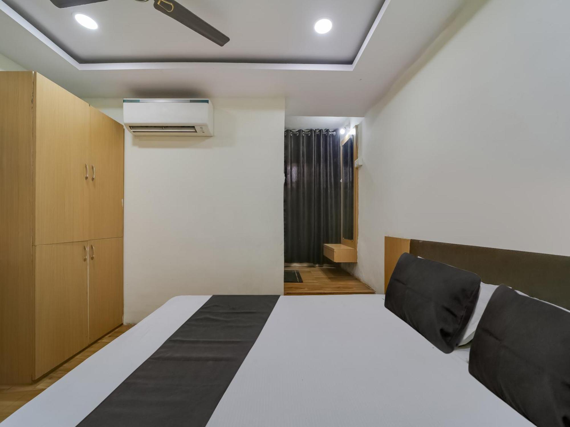 Super Hotel O The Surbhi Bhopal Esterno foto