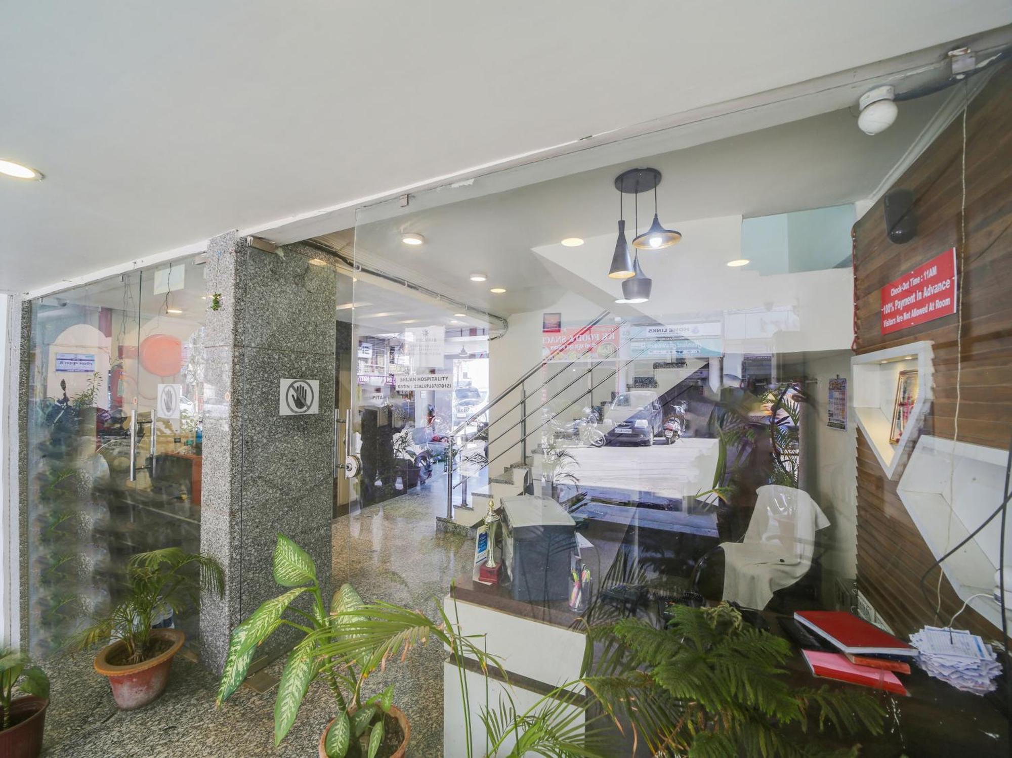 Super Hotel O The Surbhi Bhopal Esterno foto